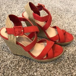 Adorable wedge sandals! Like new
